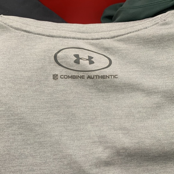 Small Broncos V-Neck Tee - Grey - Picture 7 of 7